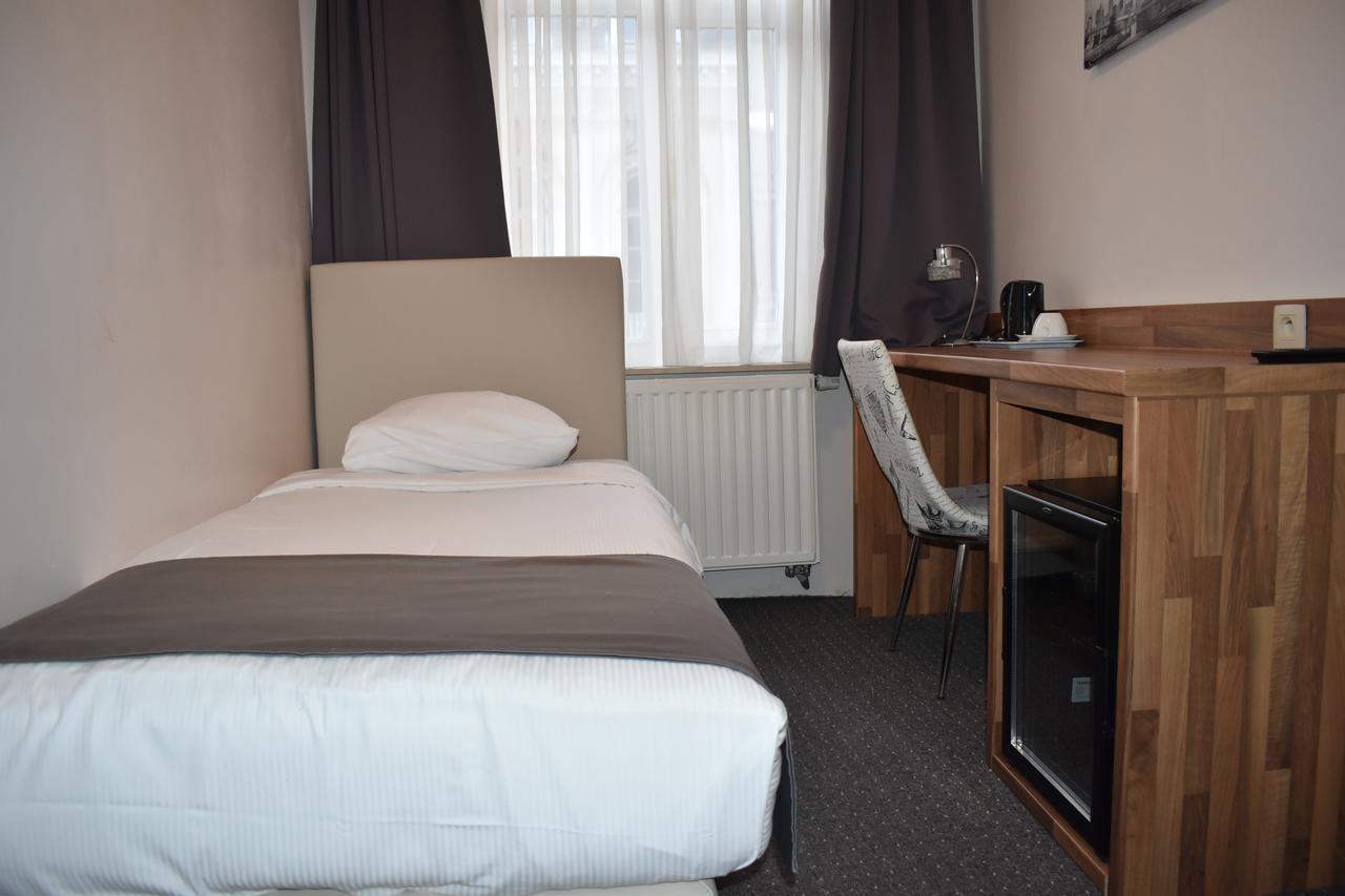 Hotel Meribel Saint-Josse-ten-Noode Ngoại thất bức ảnh